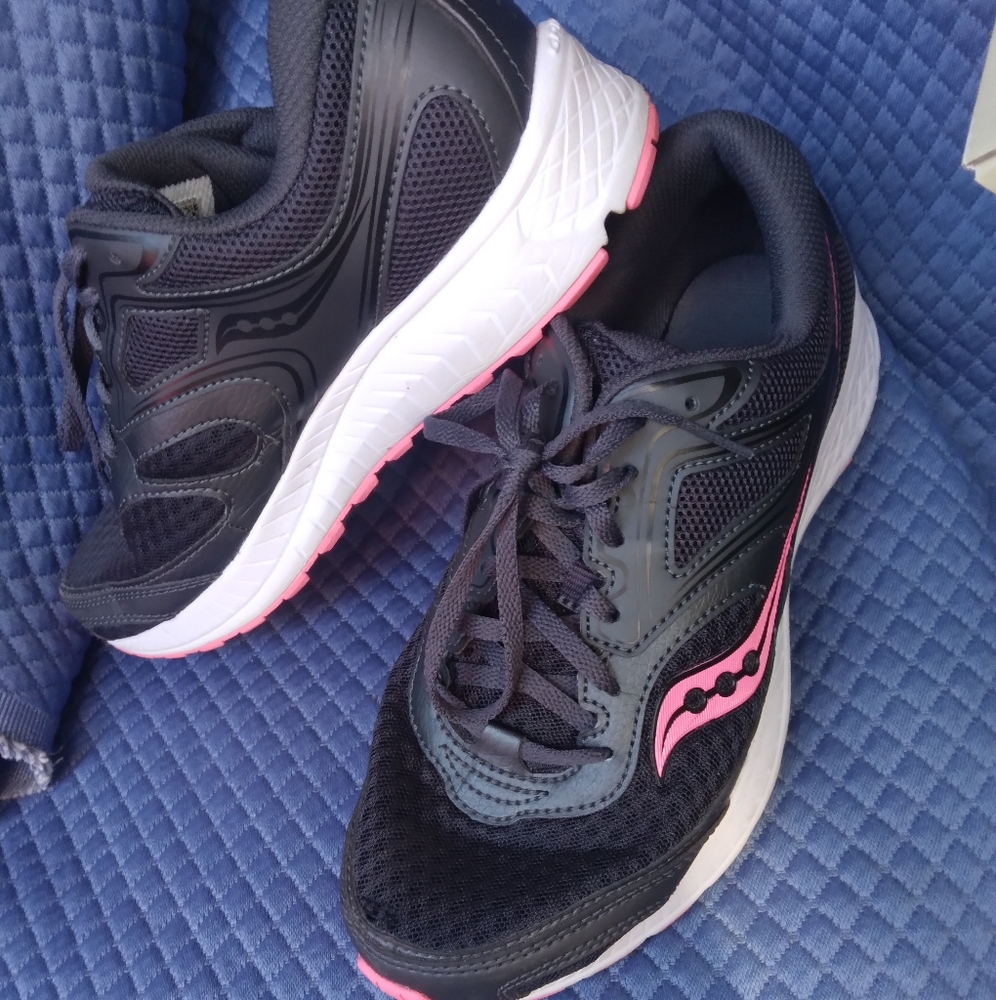 2 Pairs of Saucony Shoes!